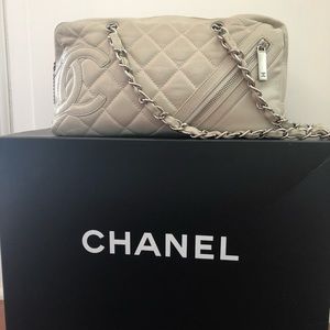 Chanel classic diamond pattern leather bag